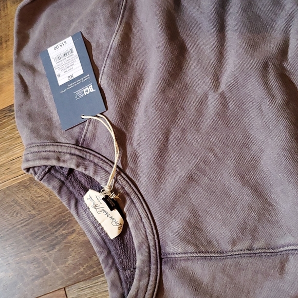 Universal Thread Sweatshirt - Picture 2 of 2